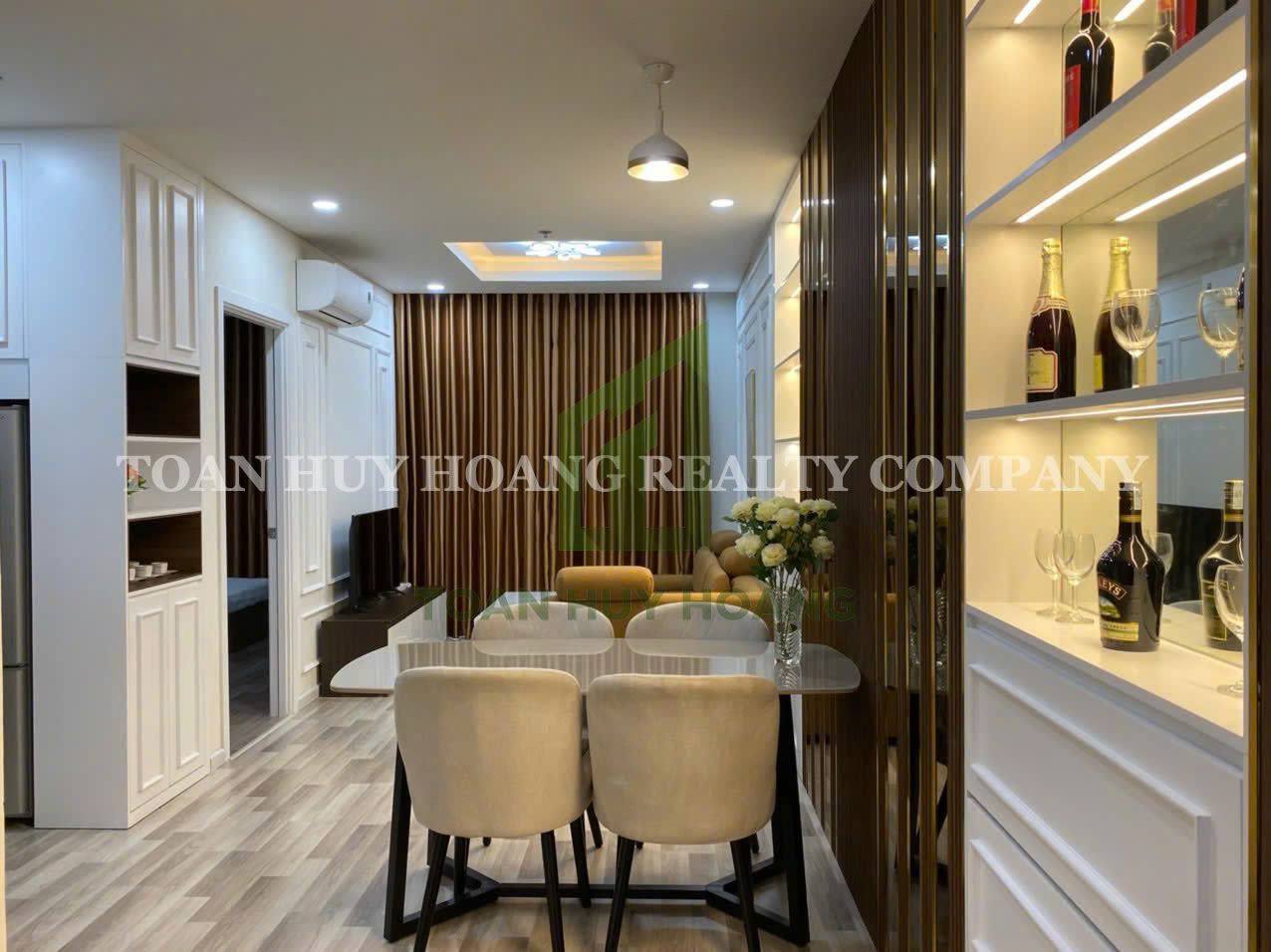 Fully Furnished 2-Bedroom Apartment at Monarchy B photo 3 of 8