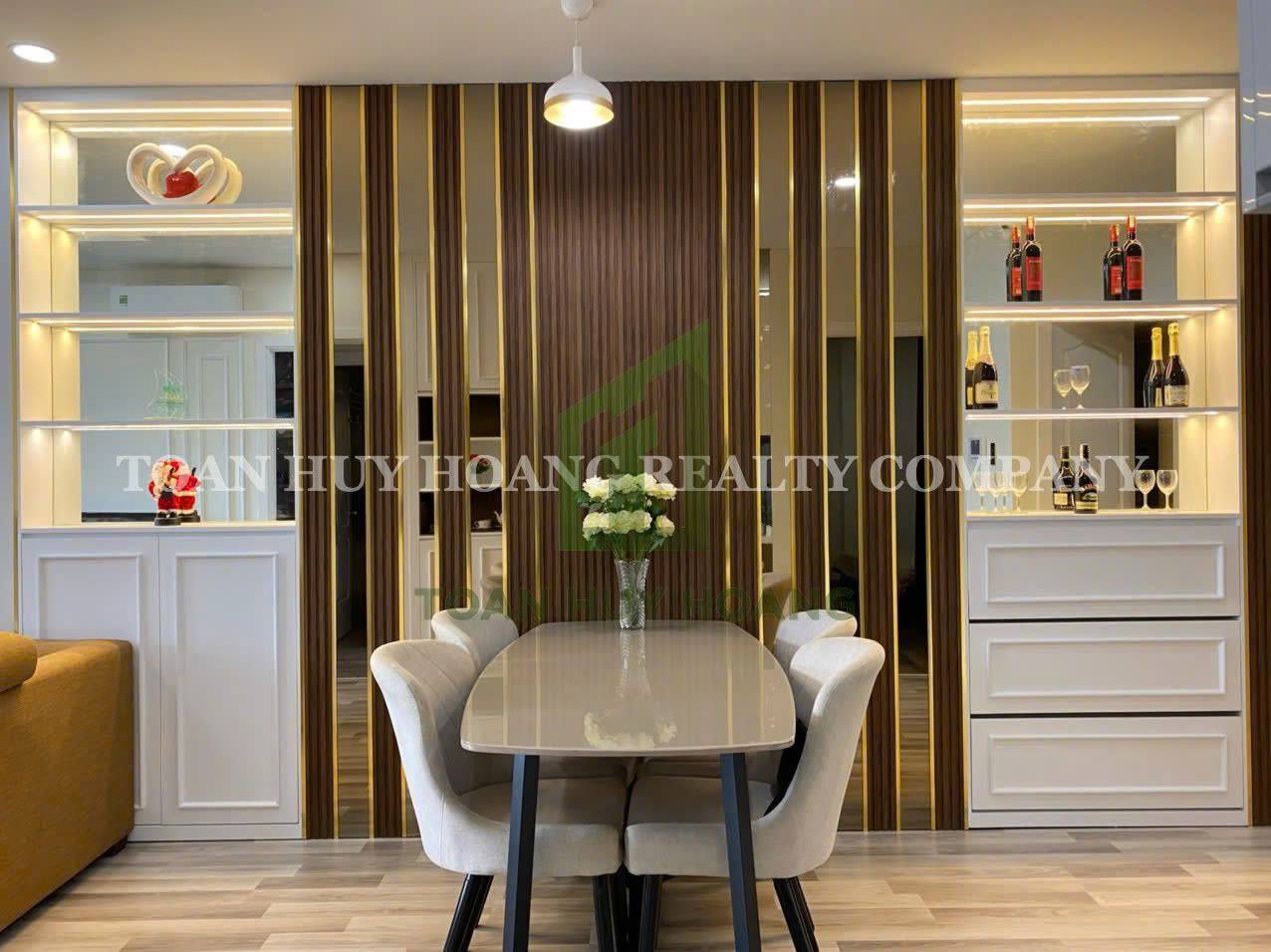 Fully Furnished 2-Bedroom Apartment at Monarchy B photo 4 of 8
