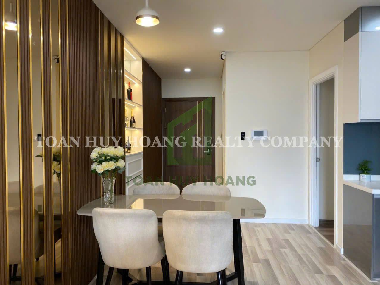 Fully Furnished 2-Bedroom Apartment at Monarchy B photo 6 of 8