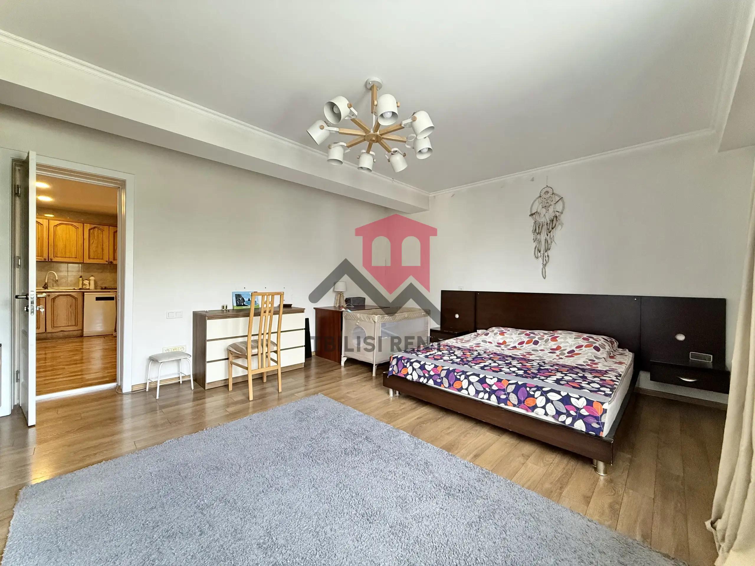 Cozy 3-Bedroom Apartment with Parking and City View photo 4 of 8