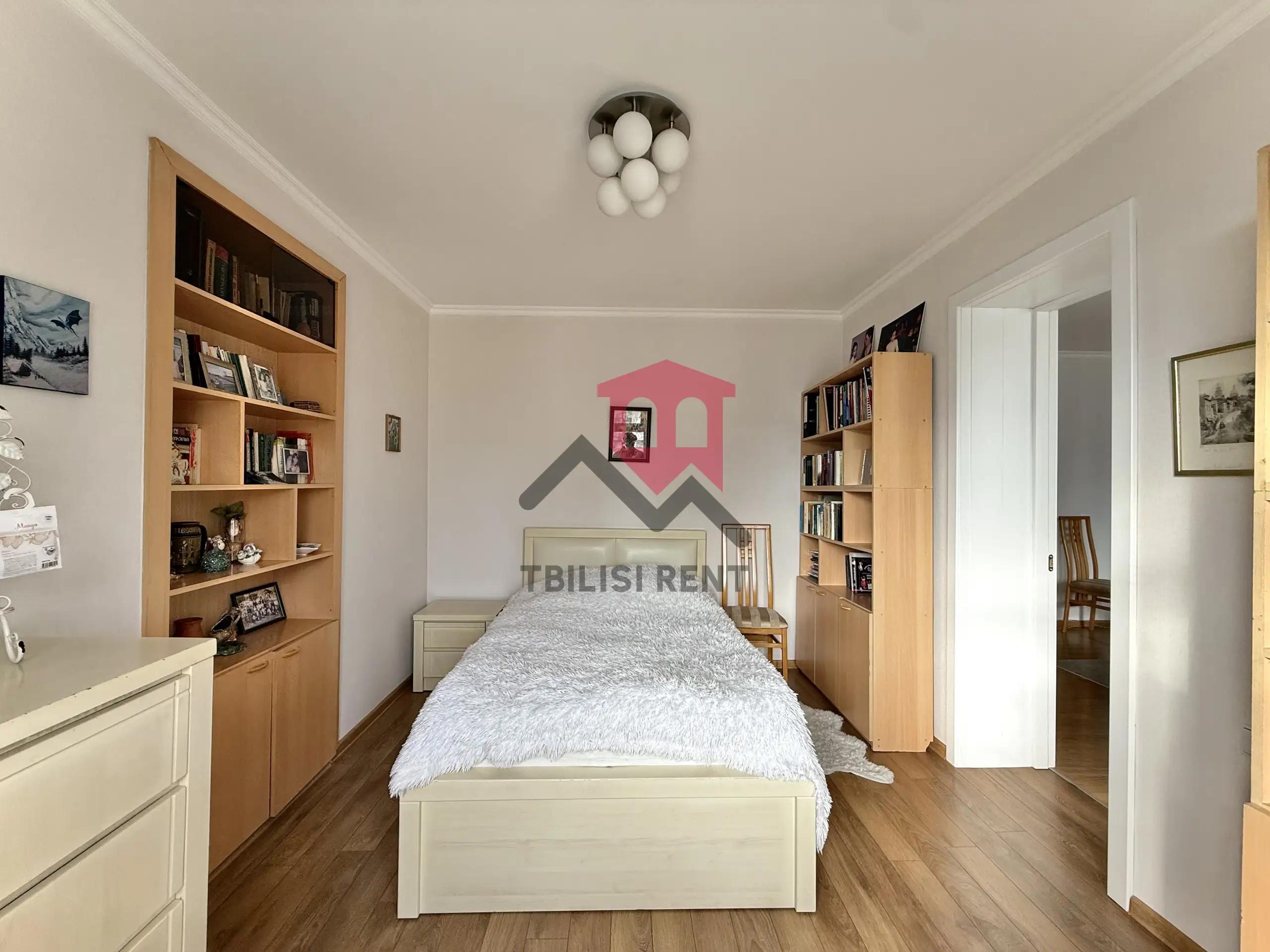 Cozy 3-Bedroom Apartment with Parking and City View photo 5 of 8