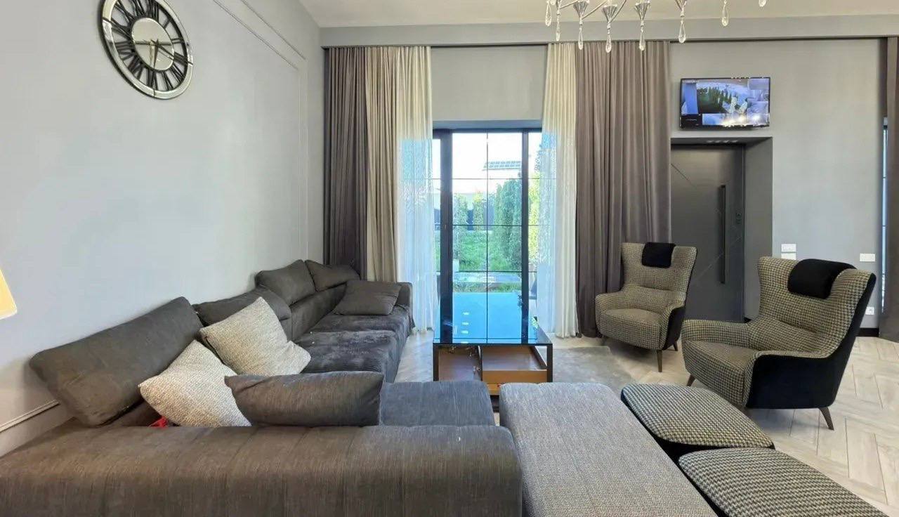 Furnished Two-Storey House in Davtashen photo 2 of 8