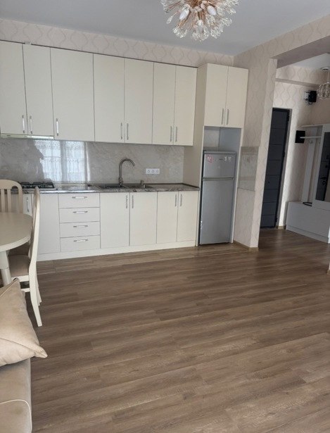 Furnished 1-Bedroom Apartment in Didi Digomi photo 8 of 8
