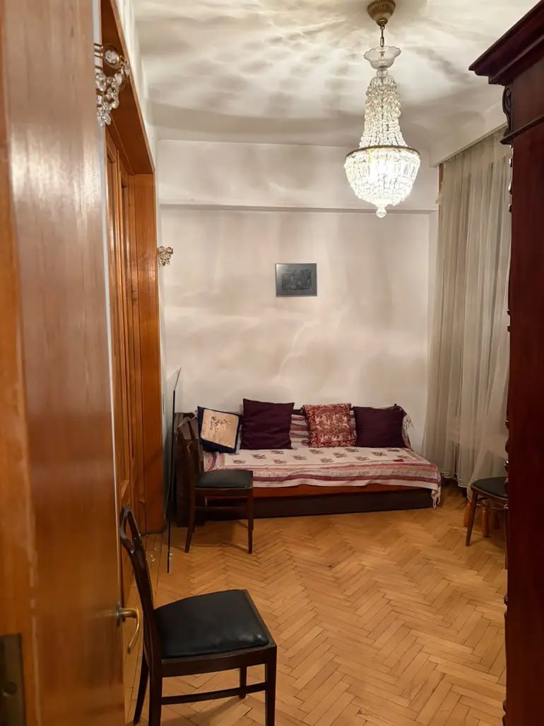 Renovated 2-Bedroom Apartment Near Delisi Metro photo 2 of 8