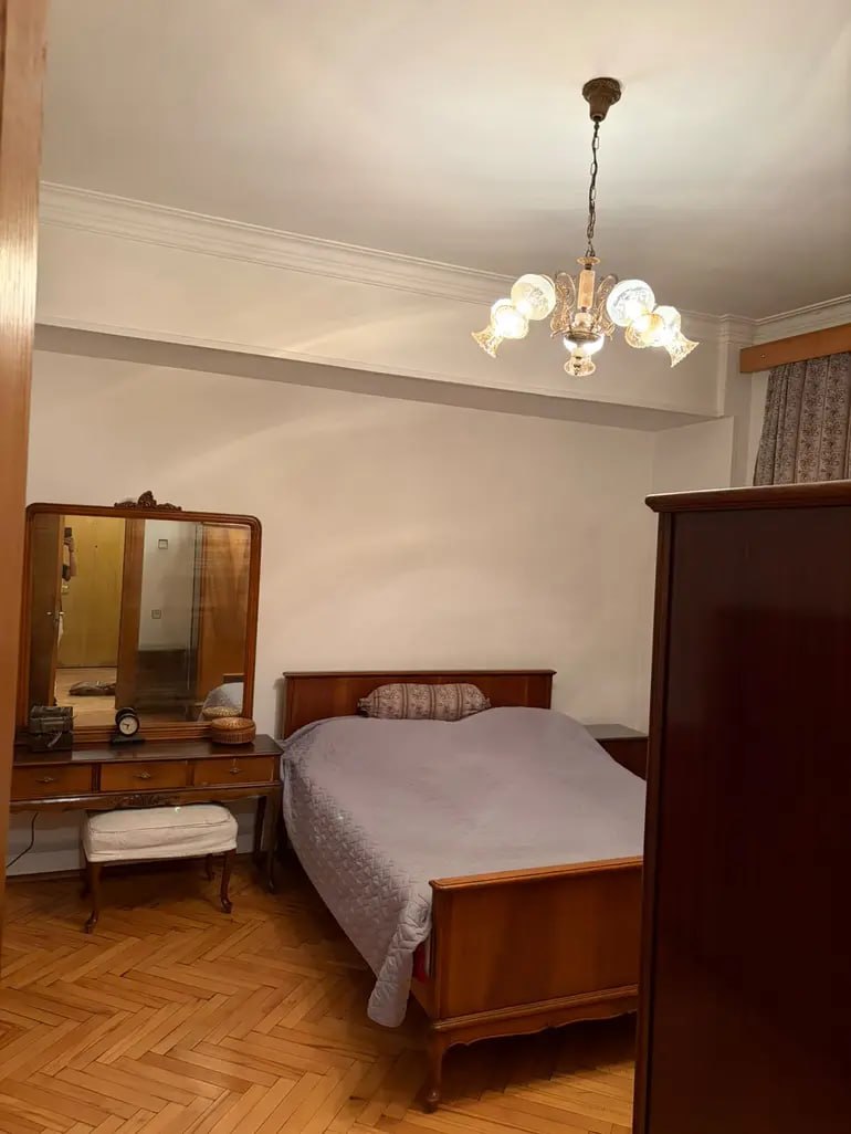Renovated 2-Bedroom Apartment Near Delisi Metro photo 5 of 8