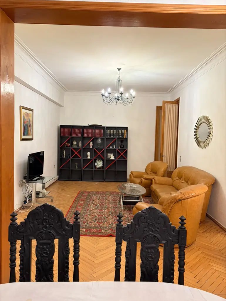 Renovated 2-Bedroom Apartment Near Delisi Metro photo 6 of 8