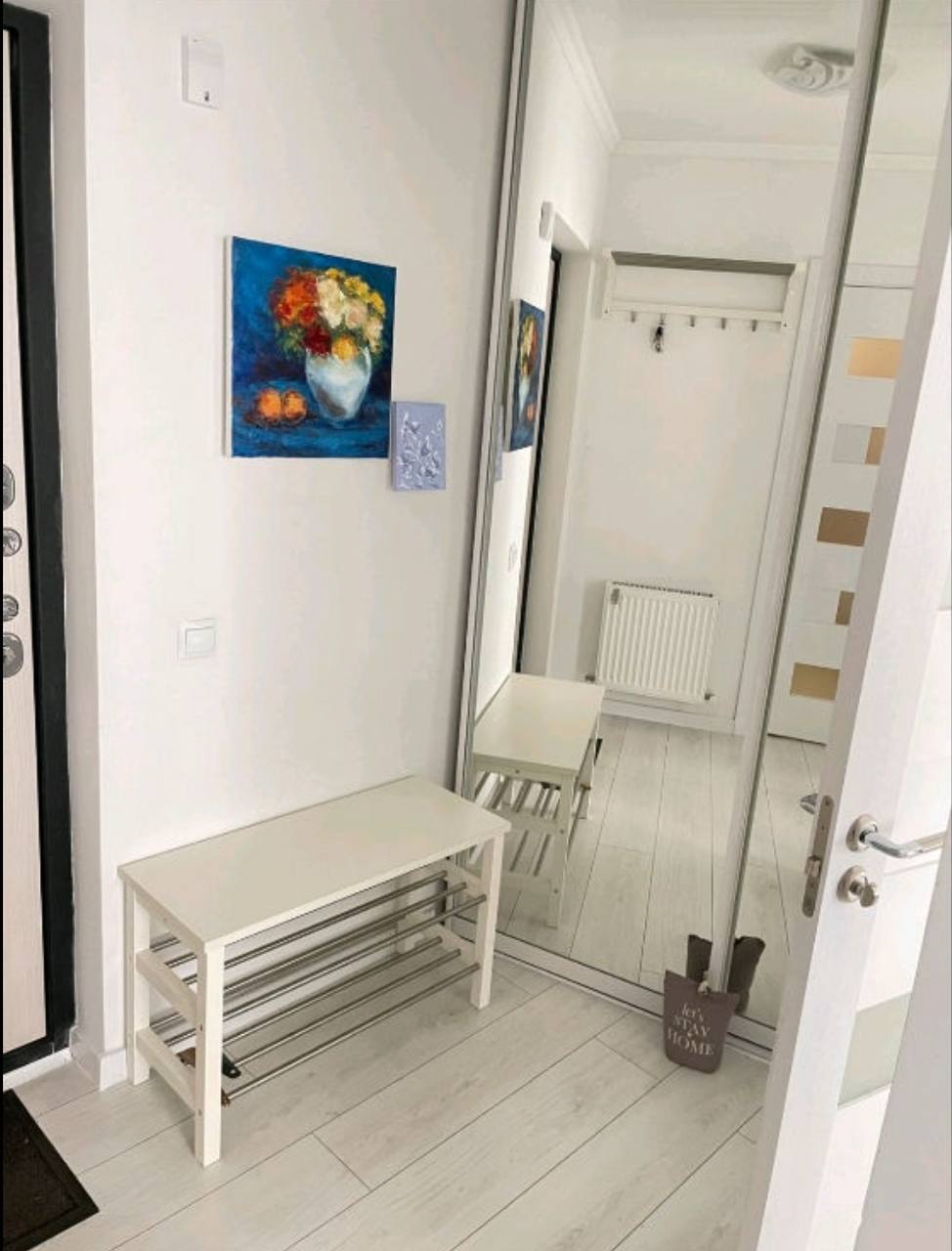 One-Bedroom Apartment in Central Chisinau photo 2 of 8