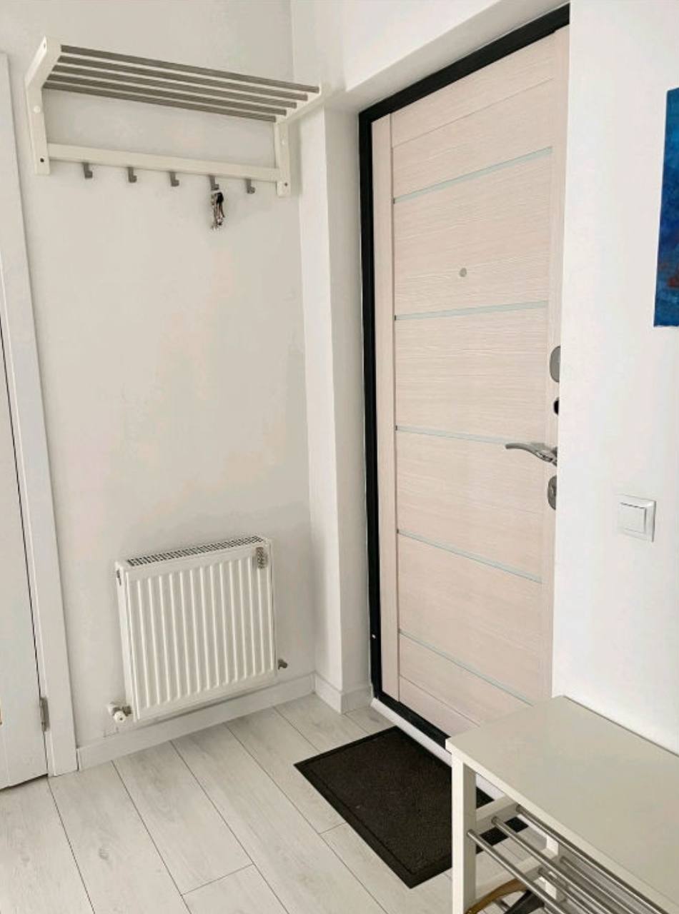 One-Bedroom Apartment in Central Chisinau photo 3 of 8