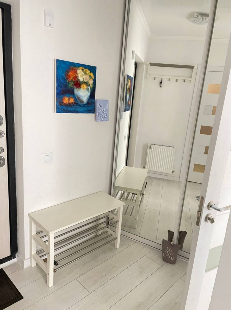 One-Bedroom Apartment in Central Chisinau photo 4 of 8
