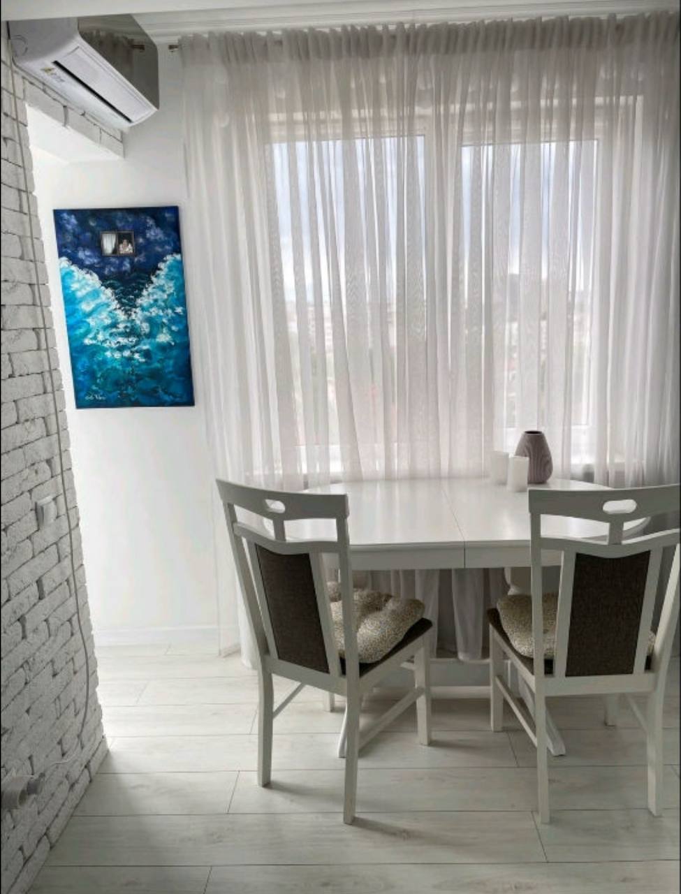 One-Bedroom Apartment in Central Chisinau photo 8 of 8