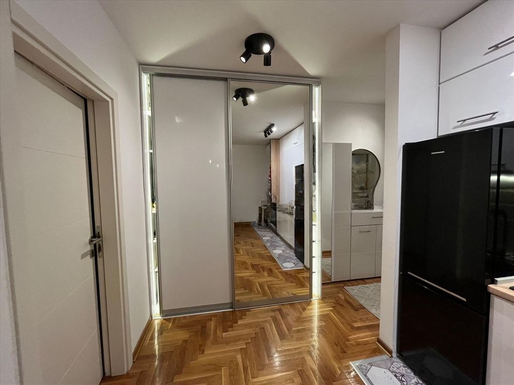 Furnished 1.5-Room Apartment in Zvezdara photo 6 of 8