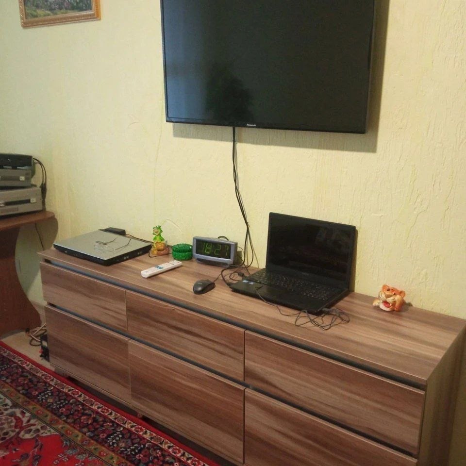 One-Bedroom Apartment in Central Chisinau photo 2 of 8