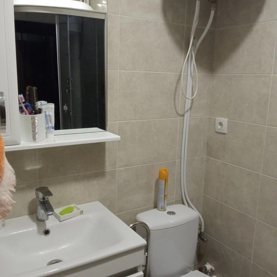 One-Bedroom Apartment in Central Chisinau photo 8 of 8