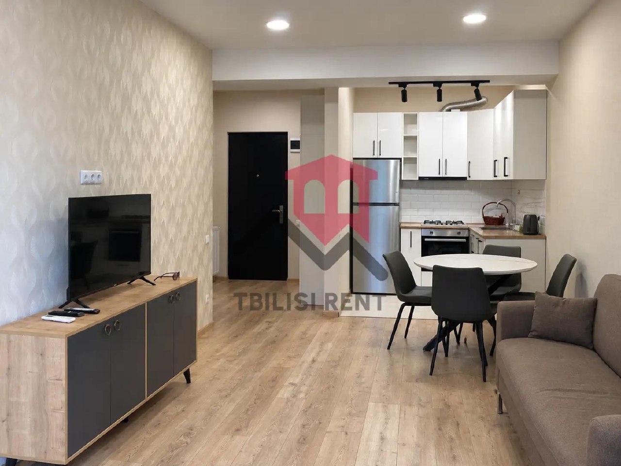 Sunny 1-Bedroom Apartment Near Lisi Lake photo 1 of 8
