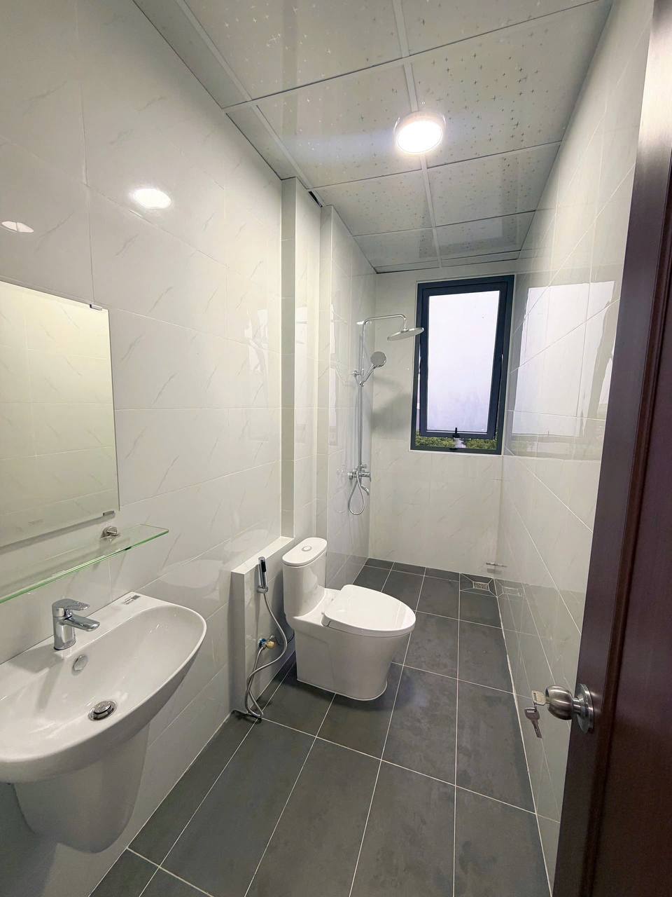 Brand-New 1-Bedroom Apartment in Ngu Hanh Son photo 8 of 8