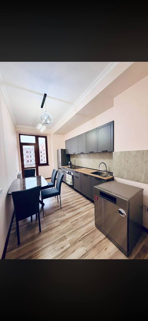 Furnished 3-Bedroom Apartment in Arabkir photo 2 of 7