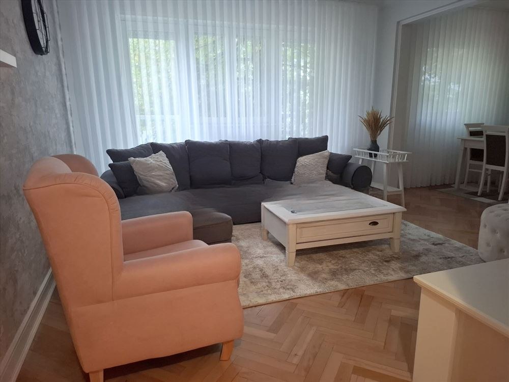 2-Bedroom Apartment in Zemun photo 3 of 8