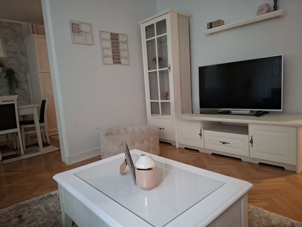 2-Bedroom Apartment in Zemun photo 5 of 8