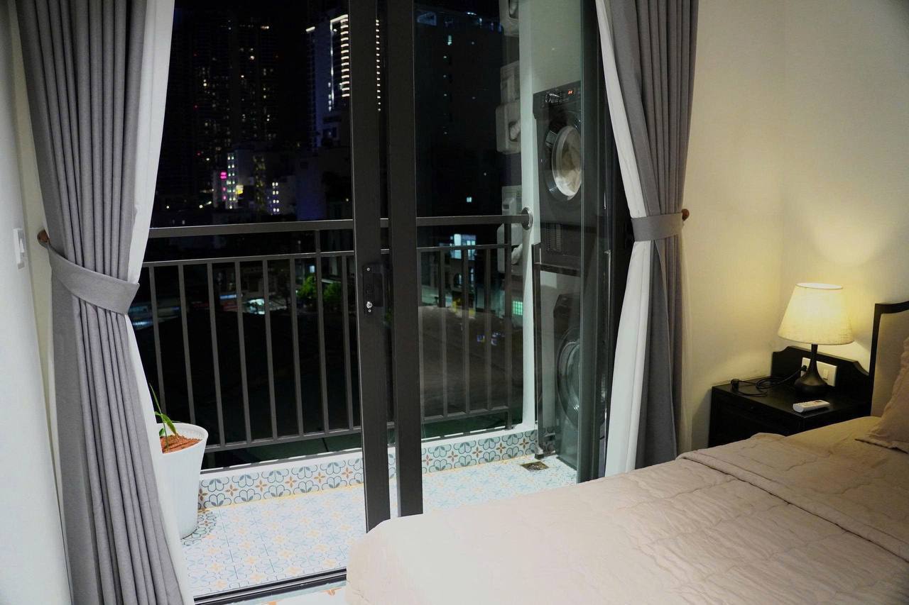 Luxury 2-Bedroom Apartment Near the Beach photo 3 of 7