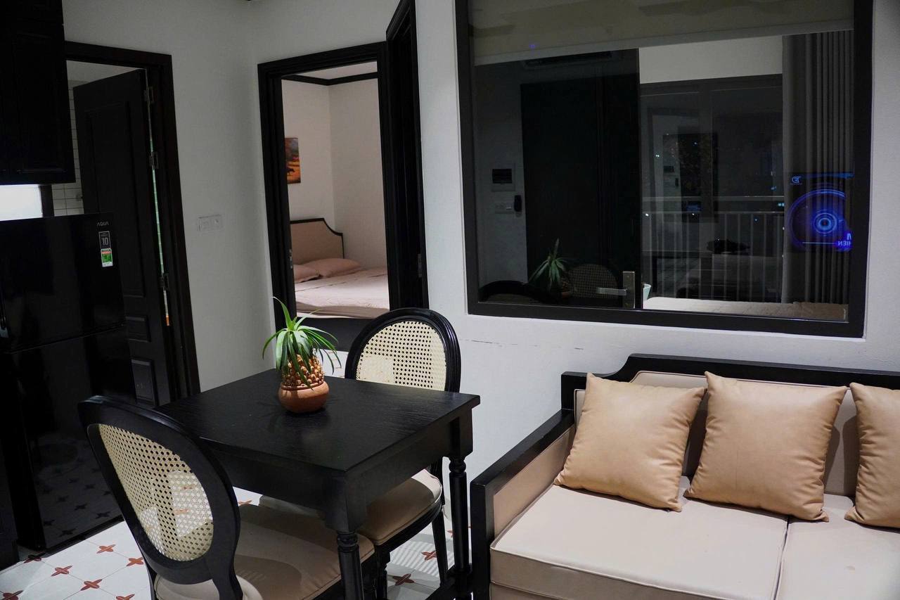 Luxury 2-Bedroom Apartment Near the Beach photo 4 of 7