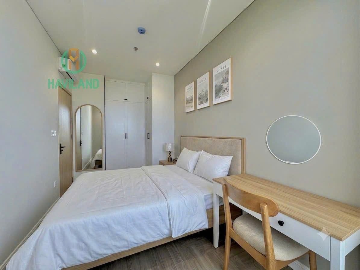 Brand-New 2-Bedroom Apartment in Ngu Hanh Son photo 2 of 6
