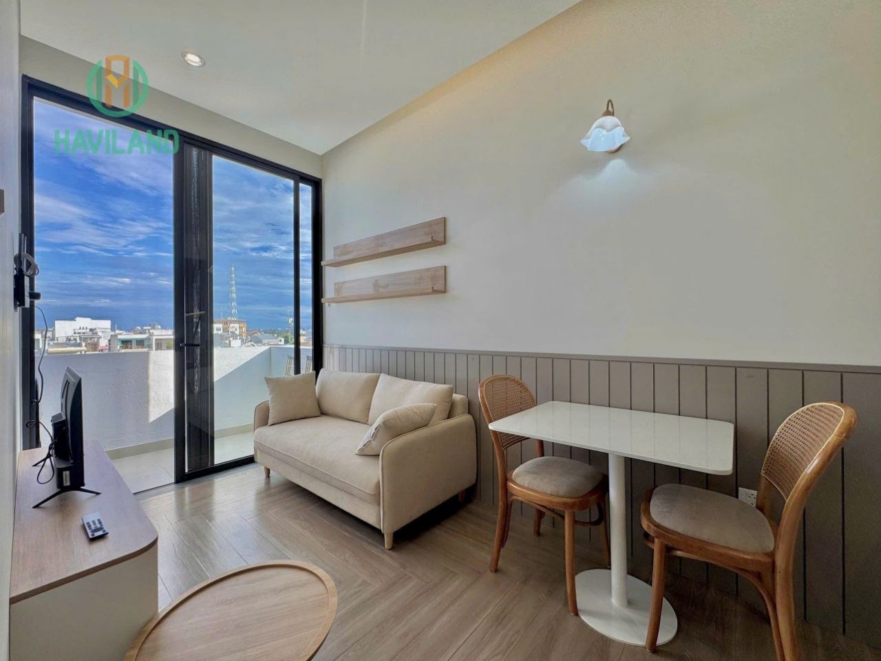 Brand-New 2-Bedroom Apartment in Ngu Hanh Son photo 4 of 6