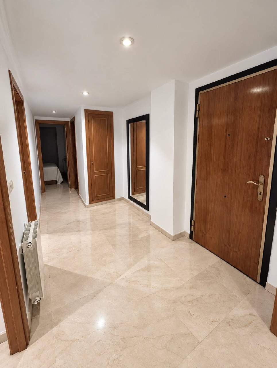 Furnished 3-Bedroom Apartment in Penya-Roja photo 2 of 8