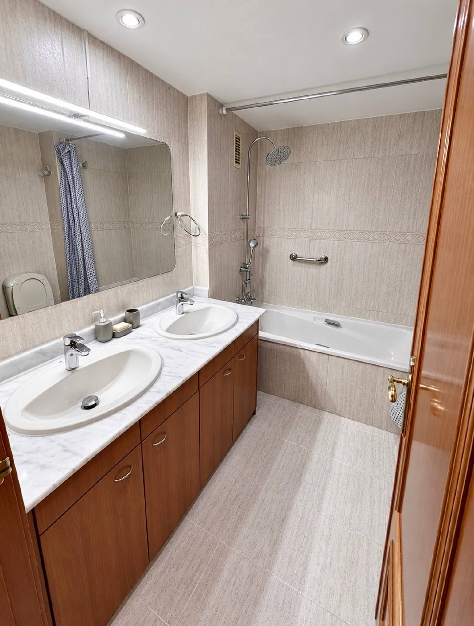 Furnished 3-Bedroom Apartment in Penya-Roja photo 6 of 8