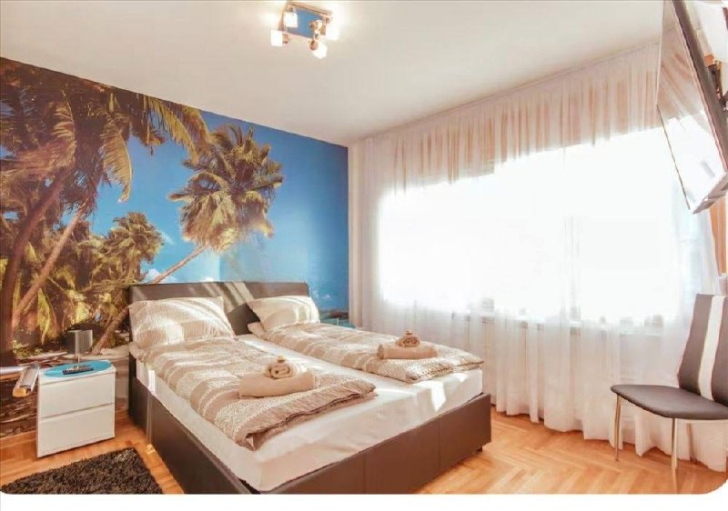 Furnished 2.5-Room Apartment in Stari Grad photo 3 of 8