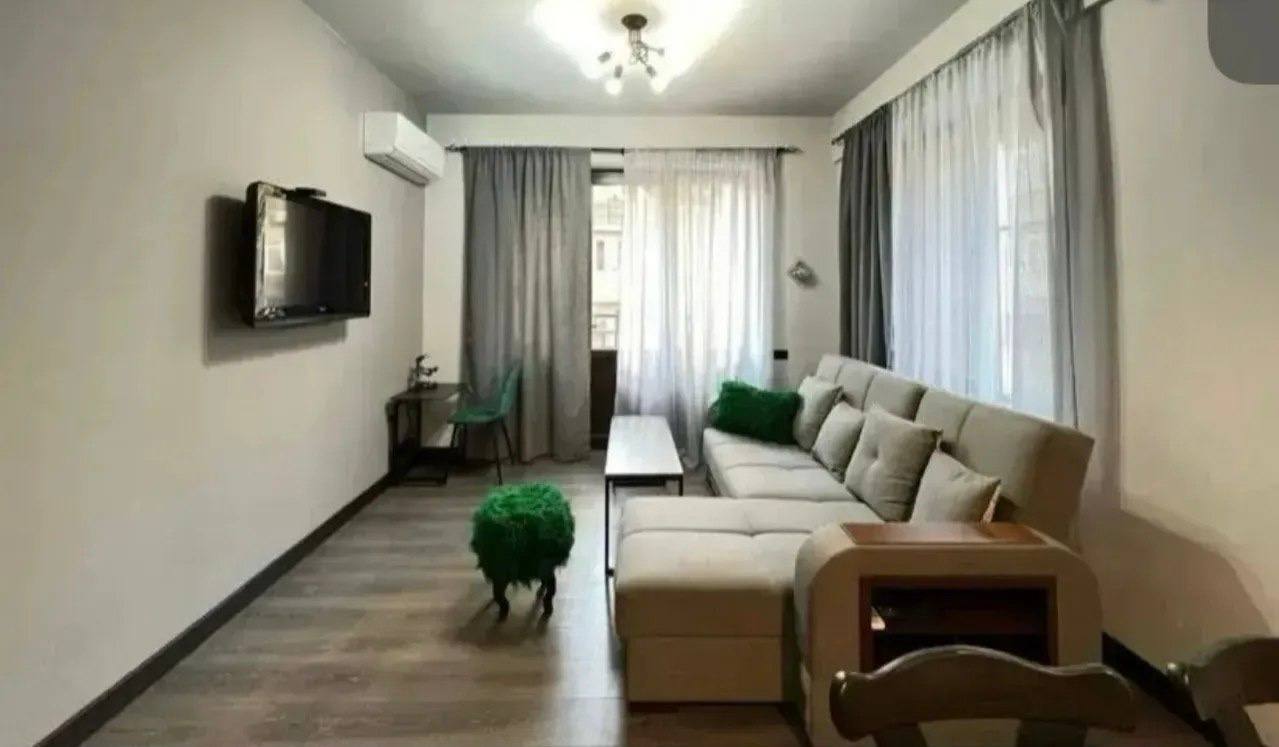 Furnished 2-Room Apartment in Kentron photo 1 of 8