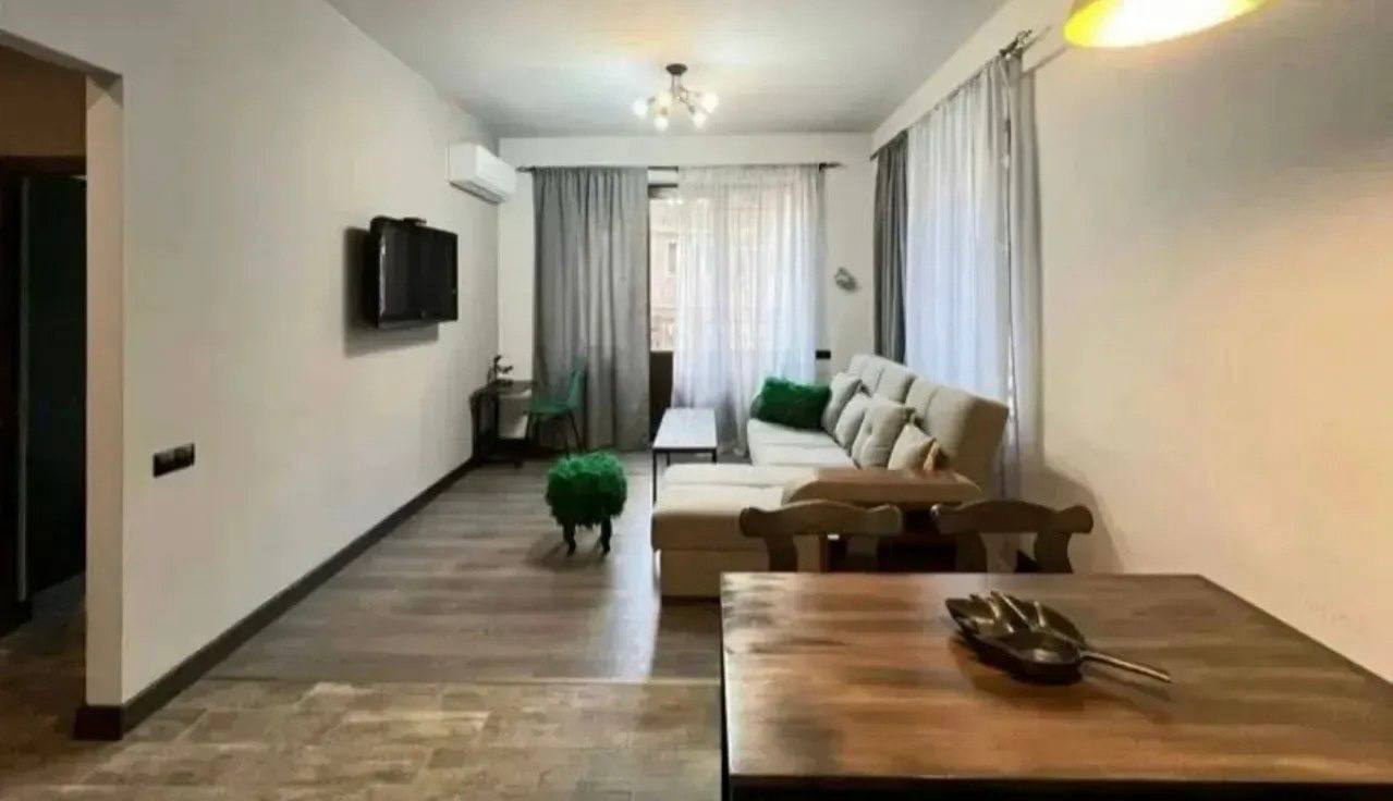 Furnished 2-Room Apartment in Kentron photo 2 of 8
