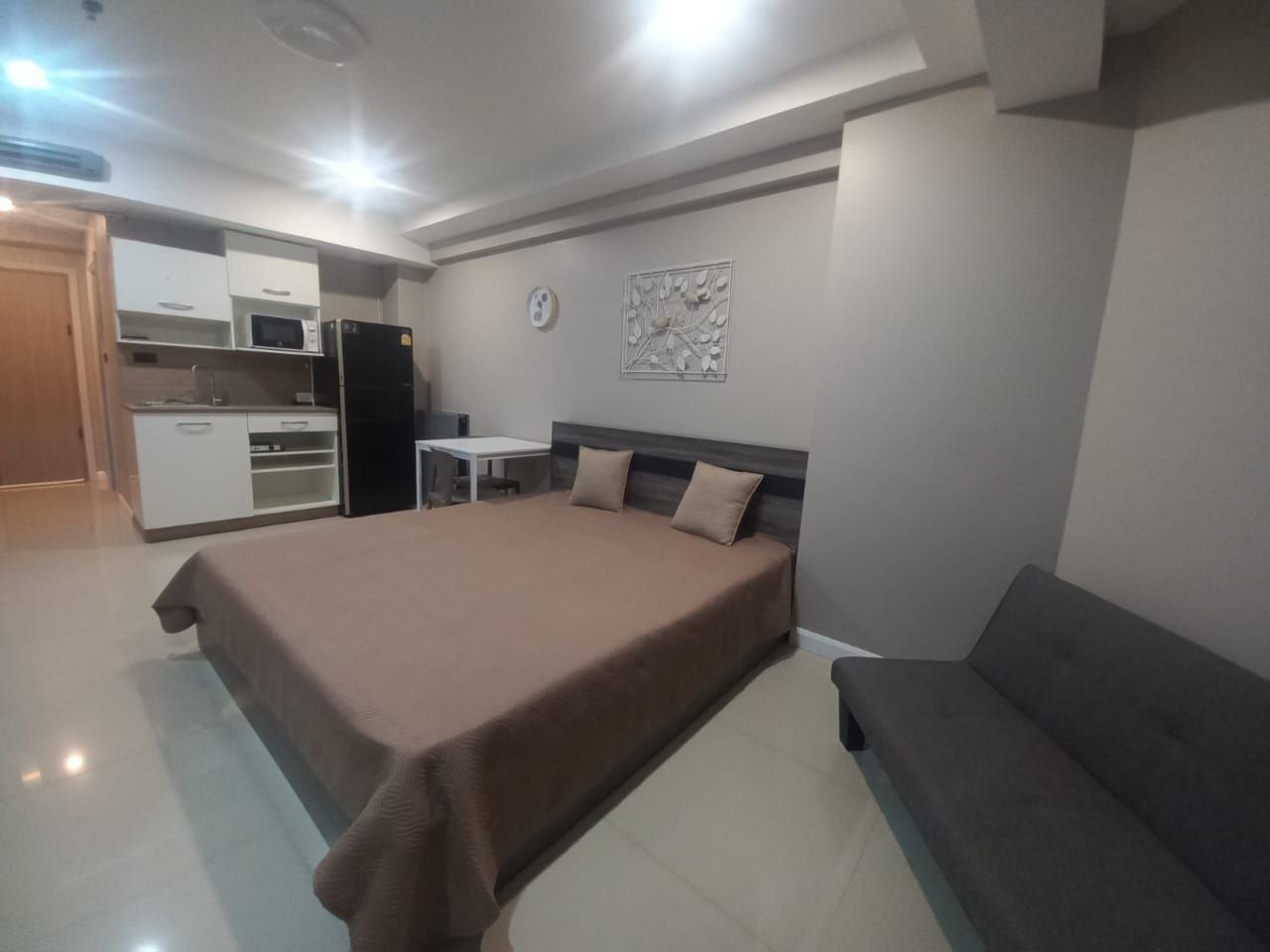 Cozy Studio in Jomtien Beach Condominium photo 2 of 5