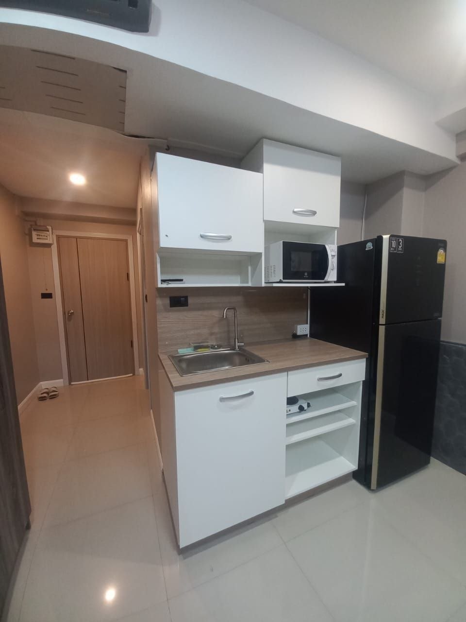 Cozy Studio in Jomtien Beach Condominium photo 3 of 5