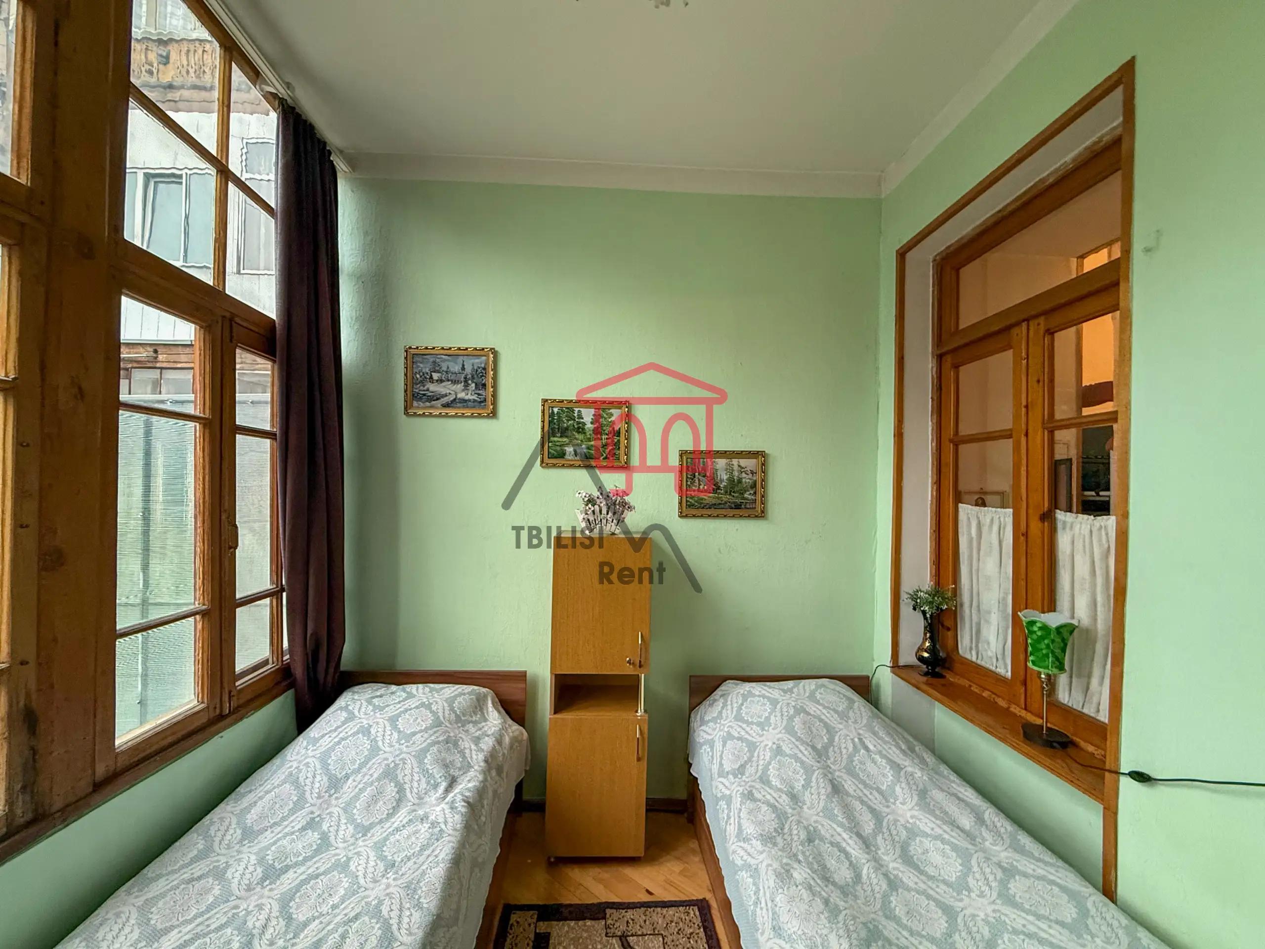 Cozy One-Bedroom Apartment in Mtatsminda photo 4 of 7