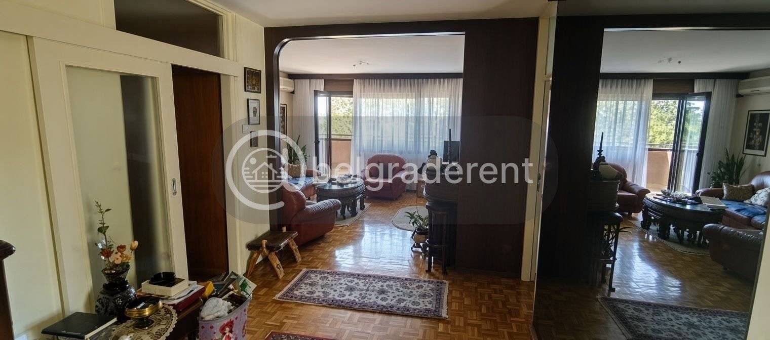 3-Bedroom Apartment in Dedinje photo 2 of 7