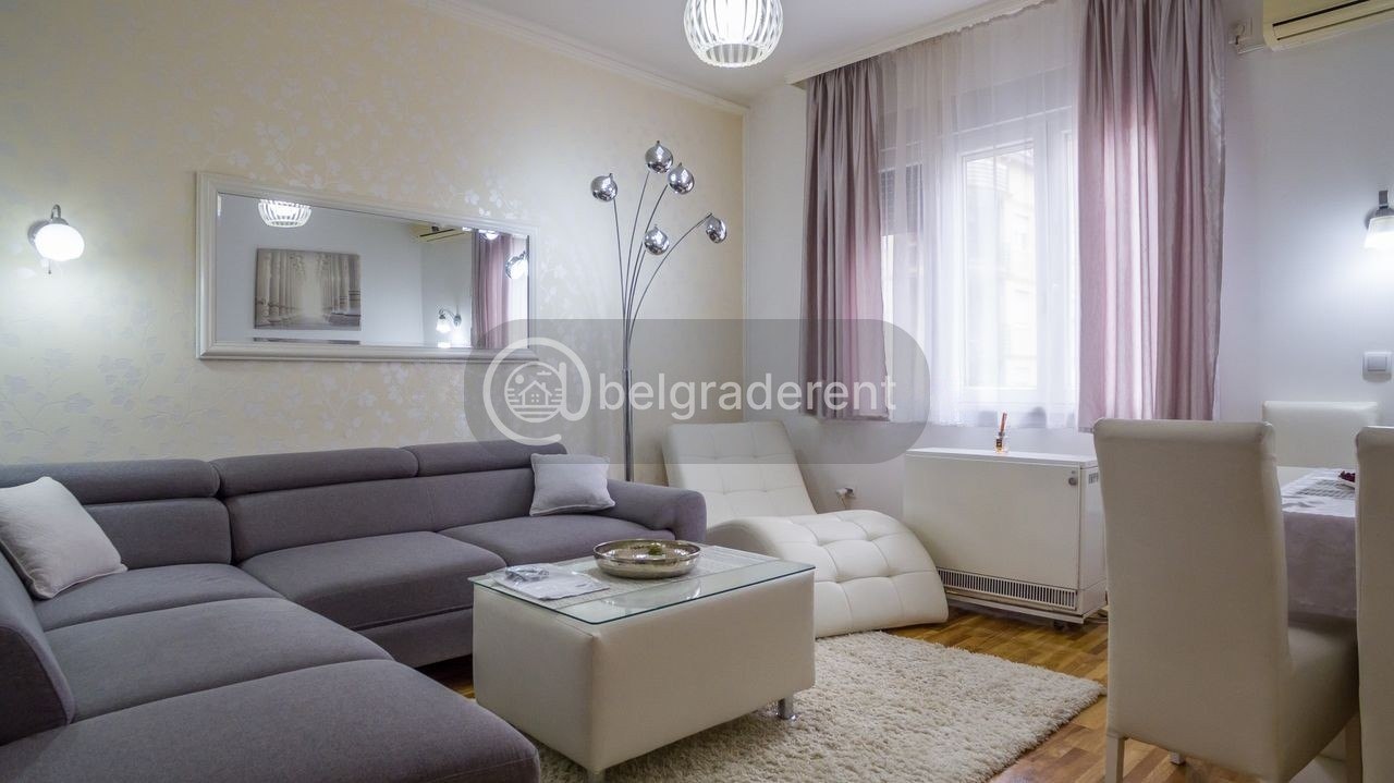 One-Bedroom Apartment in Neimar photo 1 of 8