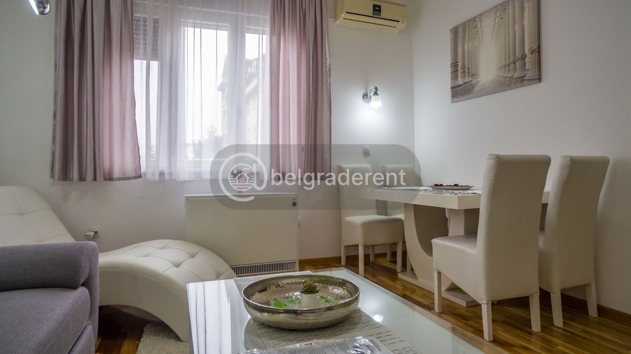 One-Bedroom Apartment in Neimar photo 2 of 8