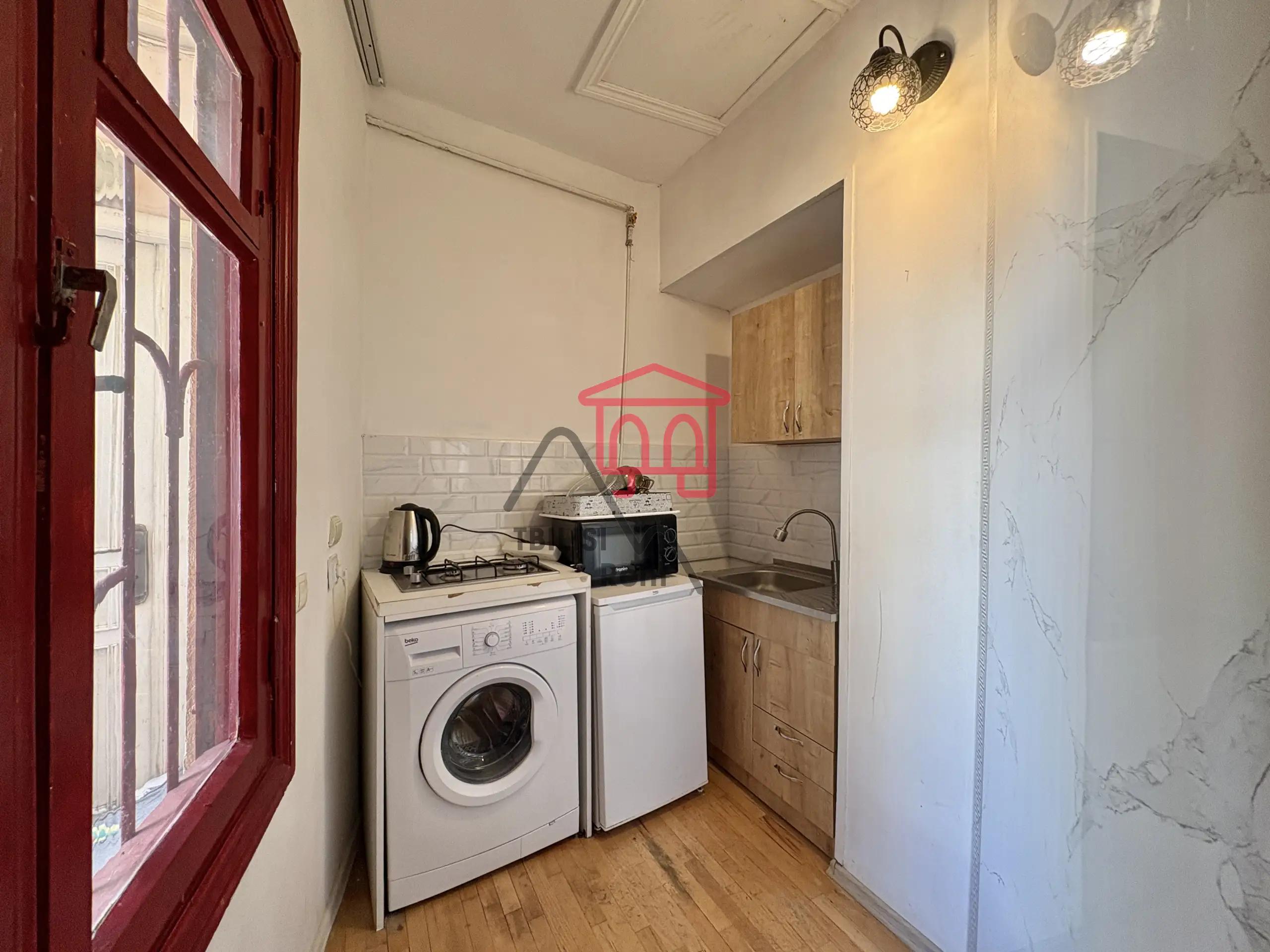 Apartment on Rustaveli Avenue photo 4 of 7