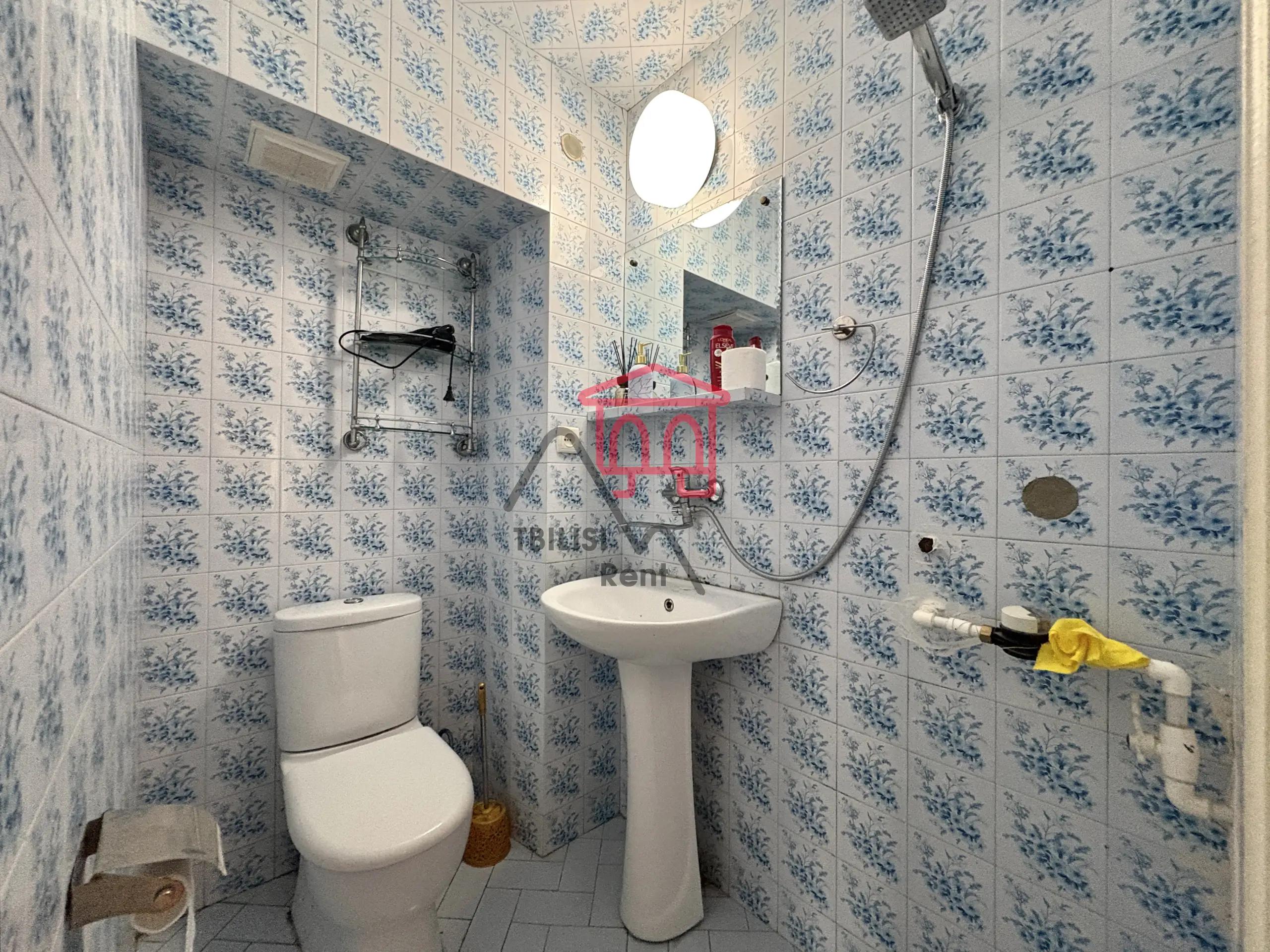 Apartment on Rustaveli Avenue photo 6 of 7