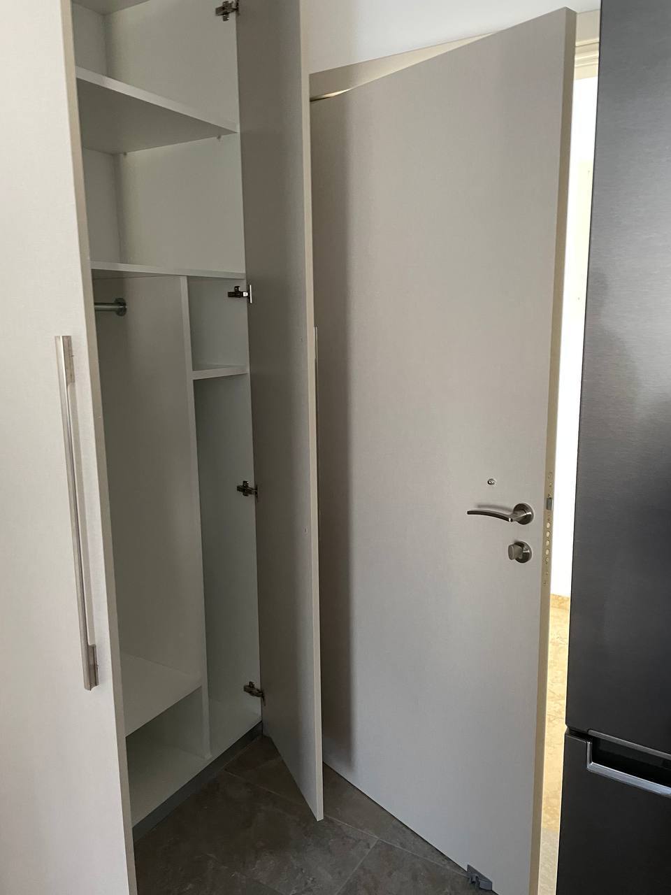 One-Bedroom Apartment Near Amara photo 3 of 4