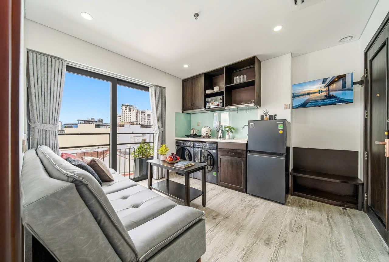 Luxury 1-Bedroom Apartment with Pool photo 6 of 8