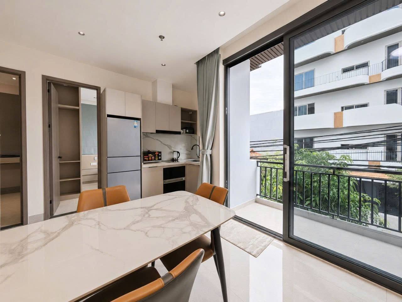 Modern 2-Bedroom Apartment in Khue My photo 4 of 8