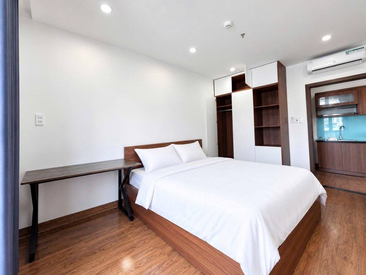 Furnished 1-Bedroom Apartment in Son Tra photo 3 of 8