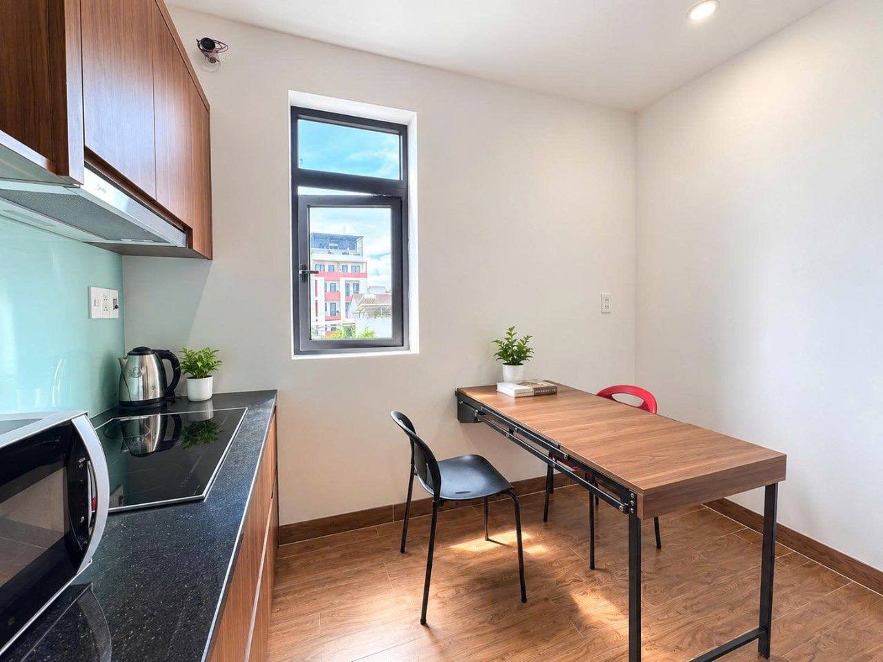 Furnished 1-Bedroom Apartment in Son Tra photo 6 of 8