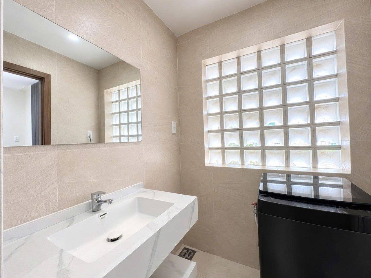Furnished 1-Bedroom Apartment in Son Tra photo 7 of 8