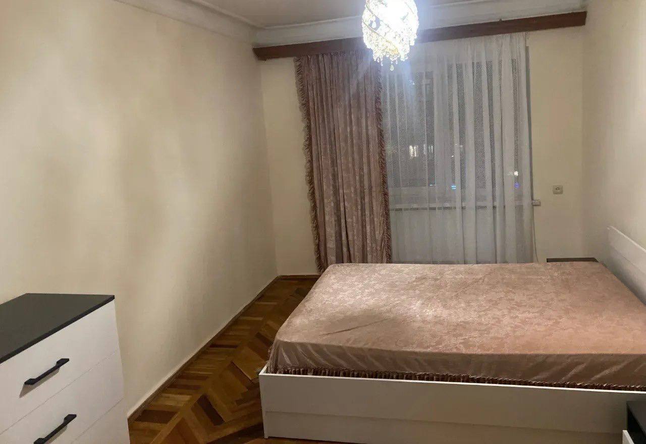 Furnished 2-Room Apartment in Arabkir photo 6 of 8