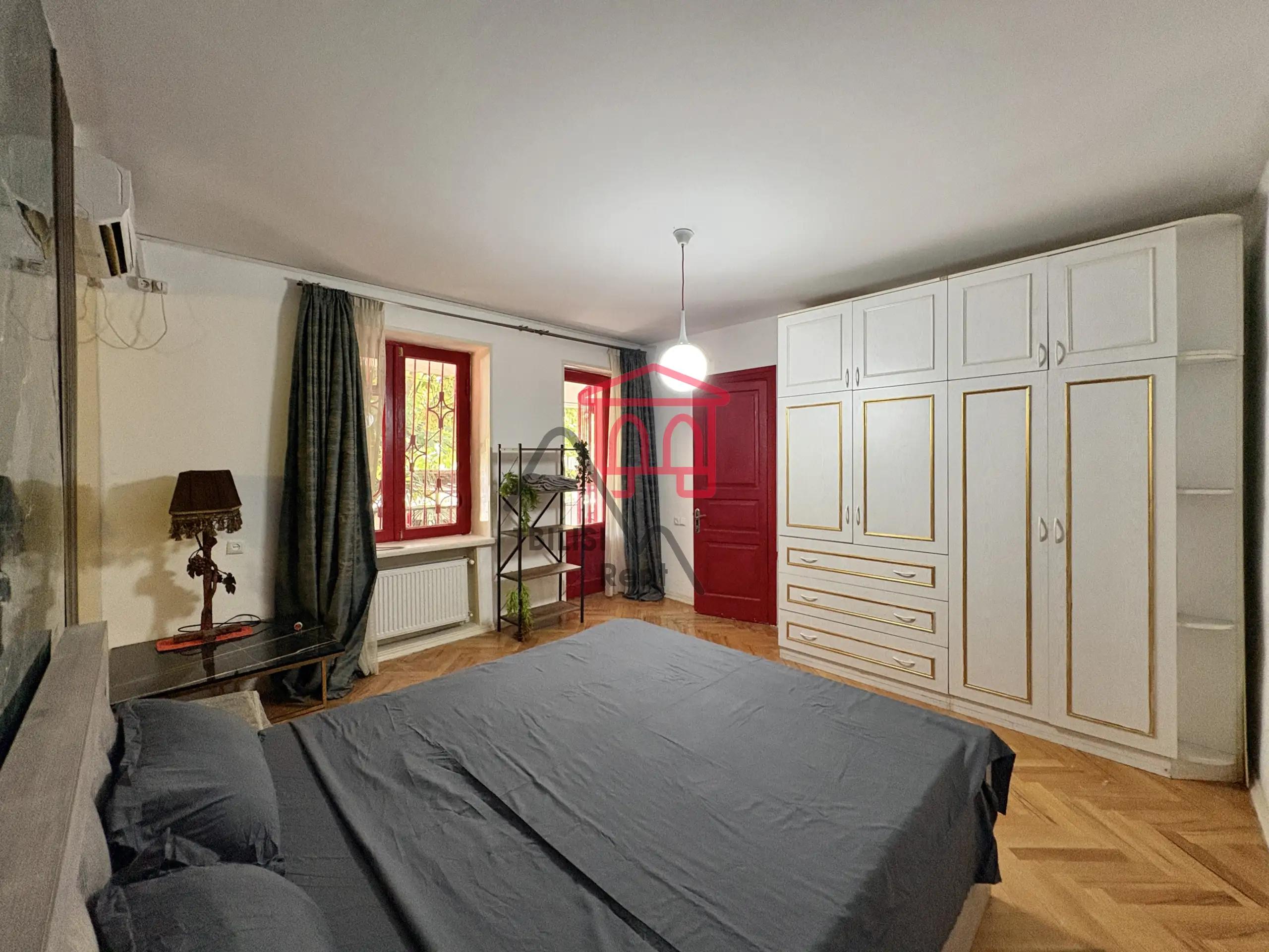 One-Bedroom Apartment on Rustaveli photo 4 of 8