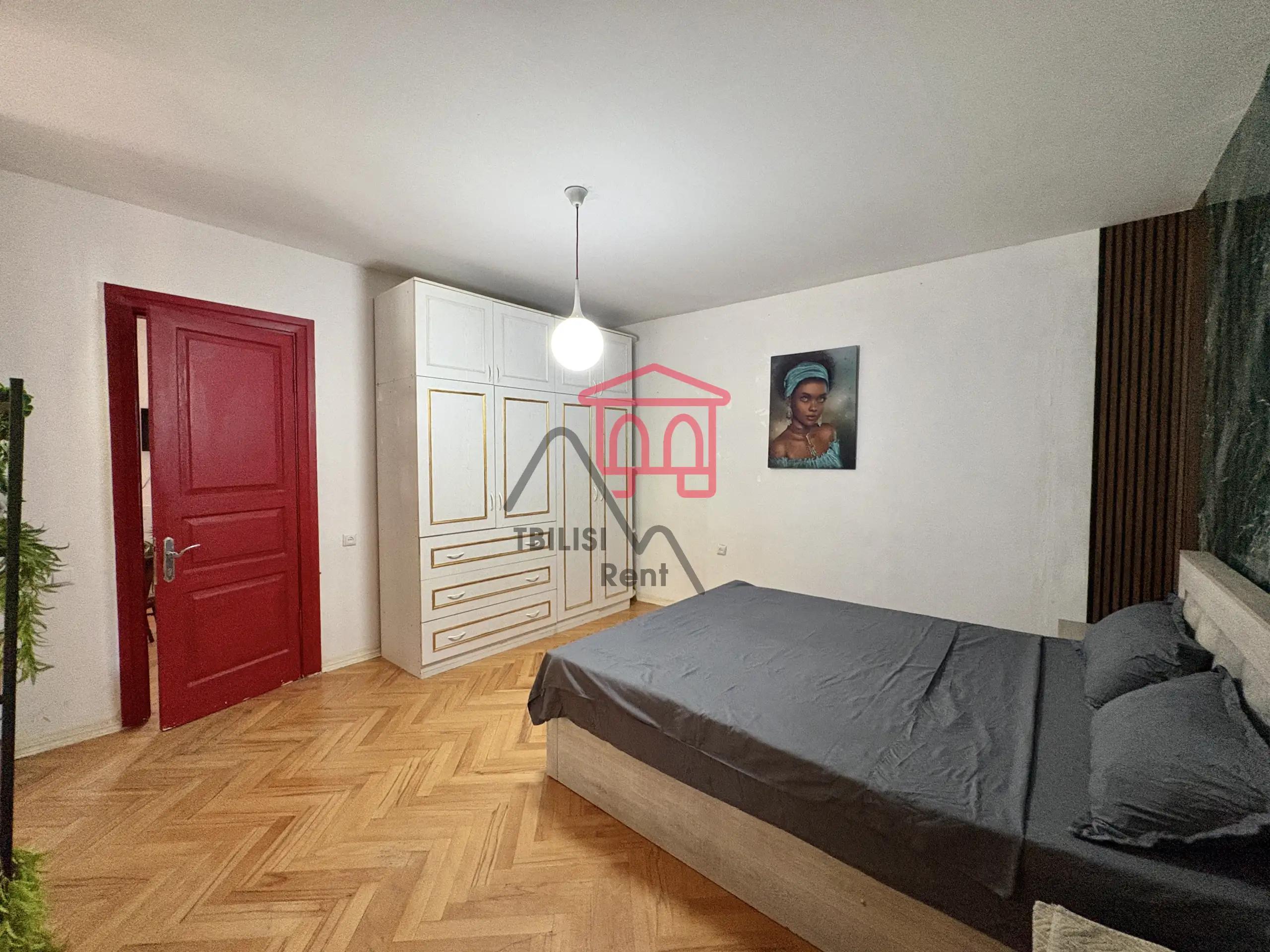 One-Bedroom Apartment on Rustaveli photo 5 of 8