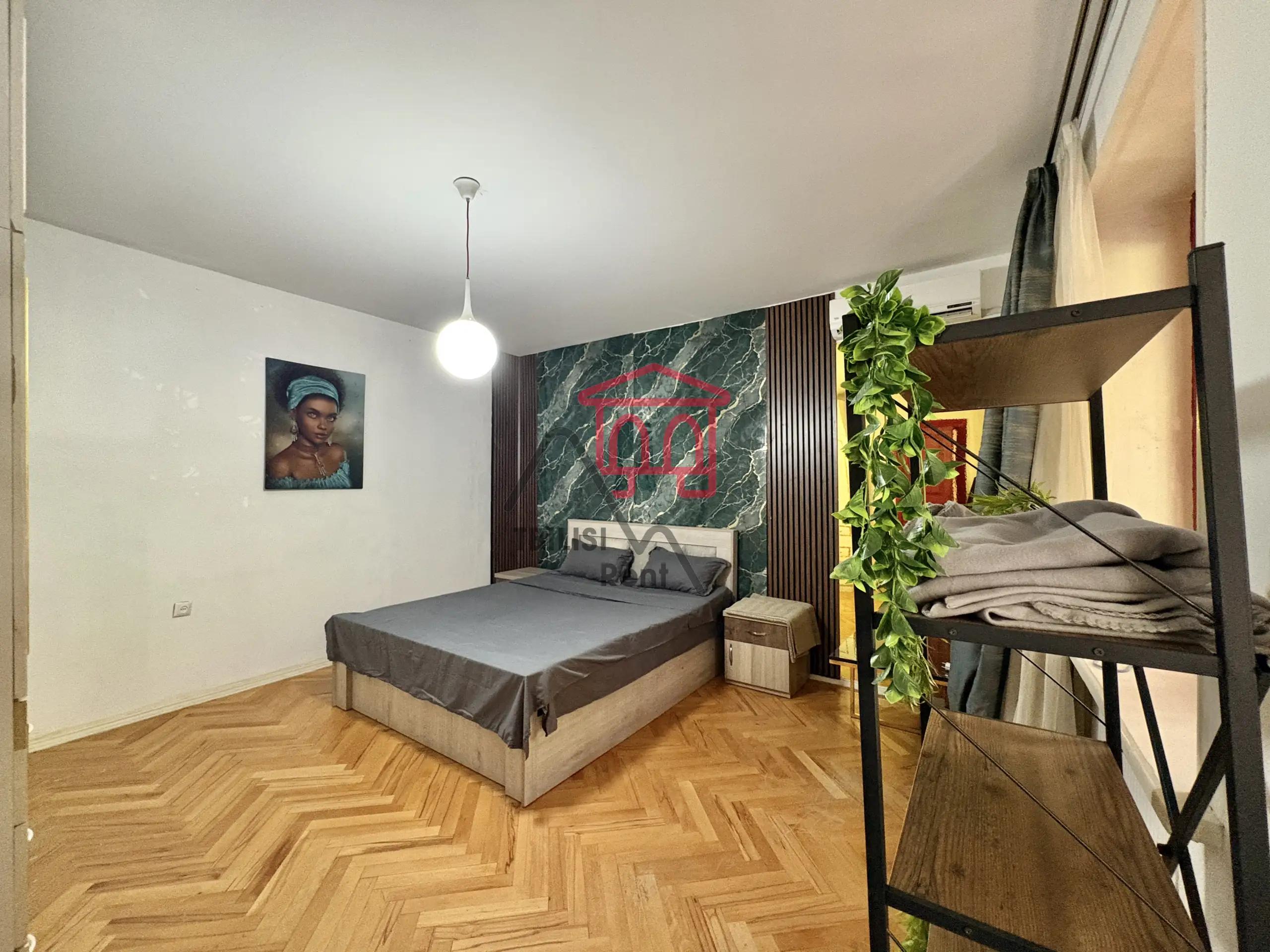 One-Bedroom Apartment on Rustaveli photo 6 of 8