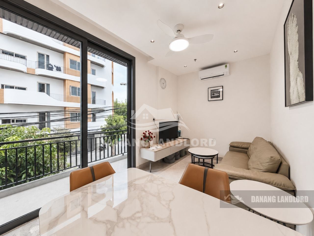 Modern Two-Bedroom Apartment in Ngu Hanh Son photo 1 of 8